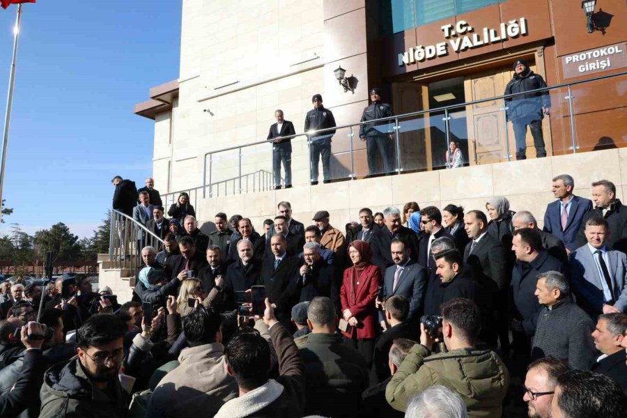 Bingöl’e Atanan Vali Cahit Çelik’e Duygusal Veda