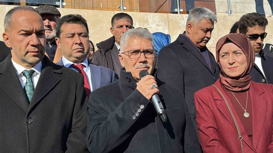 Bingöl’e Atanan Vali Cahit Çelik’e Duygusal Veda