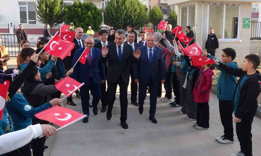 Karne Gününde Duygulandıran Tören: Şehitlerin İsmi Verilen Okullar Açıldı