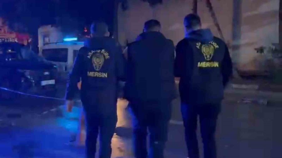 99 Yıl Kesinleşmiş Hapis Cezasıyla Aranan Şahıs Mersin’de Yakalandı