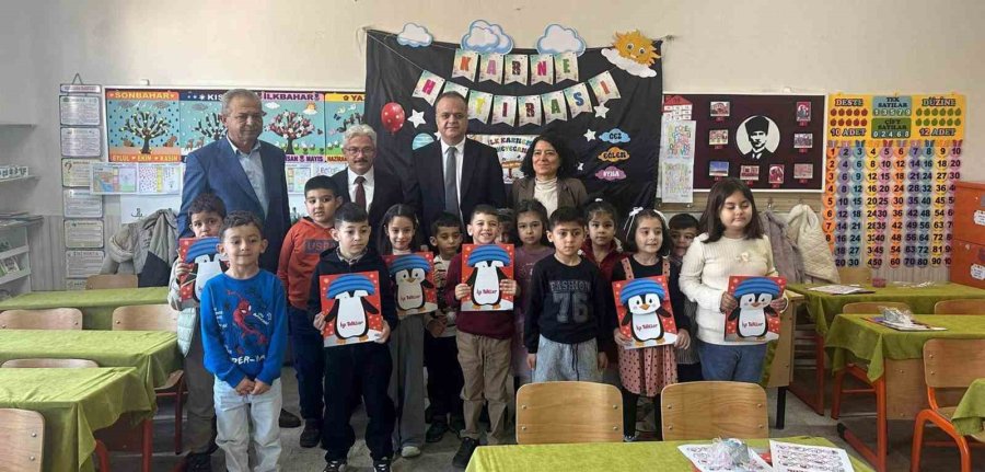 Kaymakamı Çelikkol Çocukların Karne Sevincine Ortak Oldu
