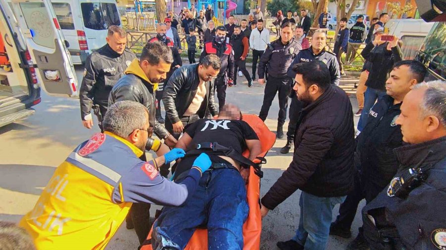 Antalya’da İşyerini Kendini Kilitleyip Yangın Çıkaran Pideci, Camları Kırıp İçeriye Giren İtfaiye Ekiplerince Baygın Bulundu