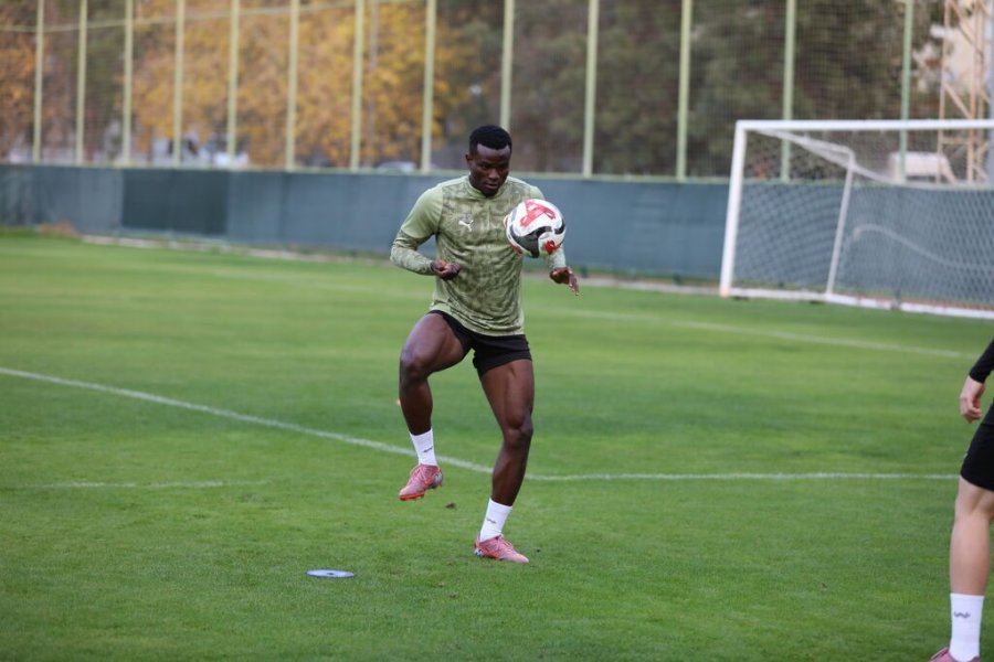 Alanyaspor, Fenerbahçe Maçı Hazırlıklarını Tamamladı