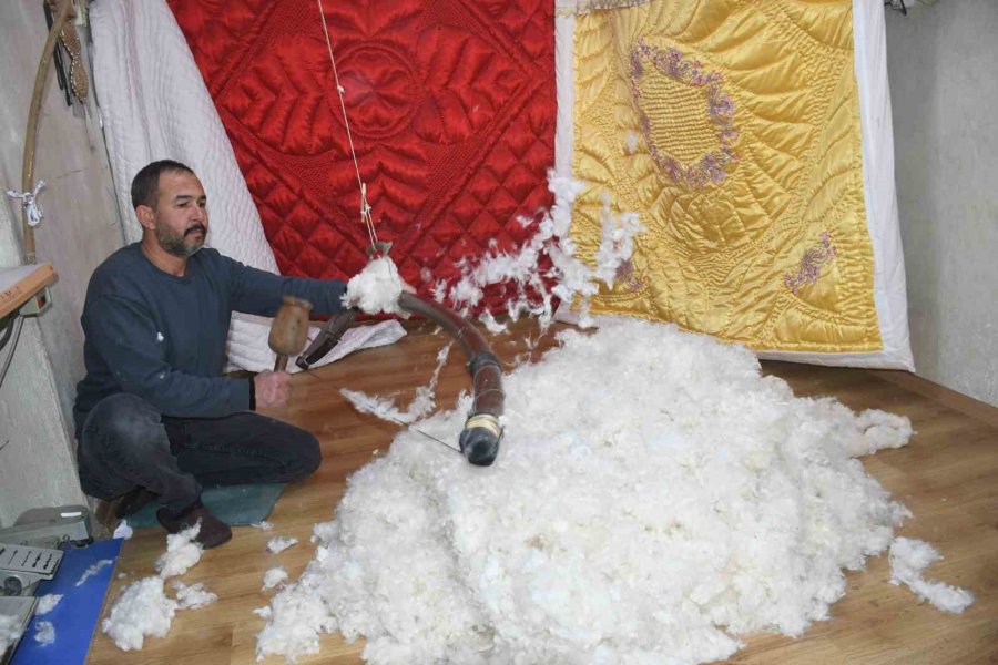 Son Hallaçlar, Teknolojiye Direniyor