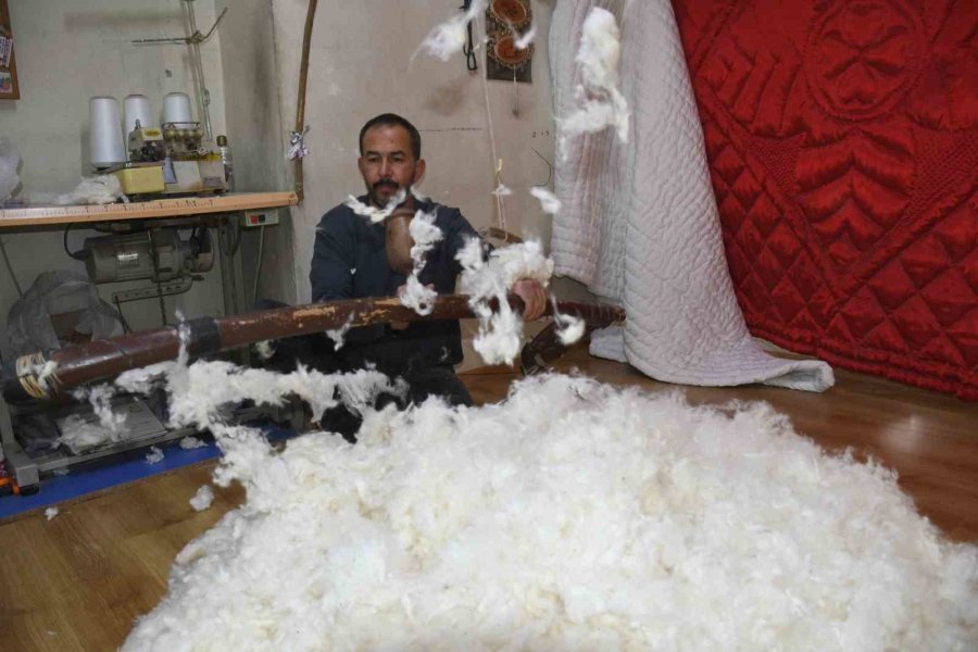 Son Hallaçlar, Teknolojiye Direniyor