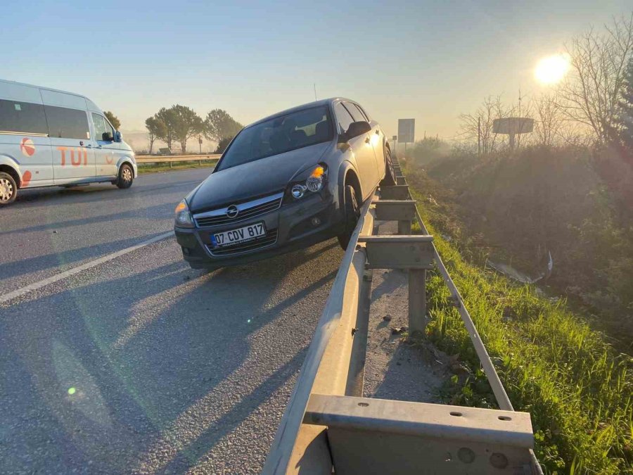 Kaza Sonrası Bariyerlerde Asılı Kaldı