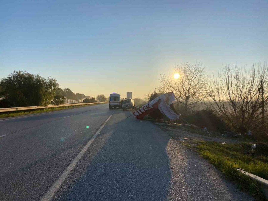 Kaza Sonrası Bariyerlerde Asılı Kaldı