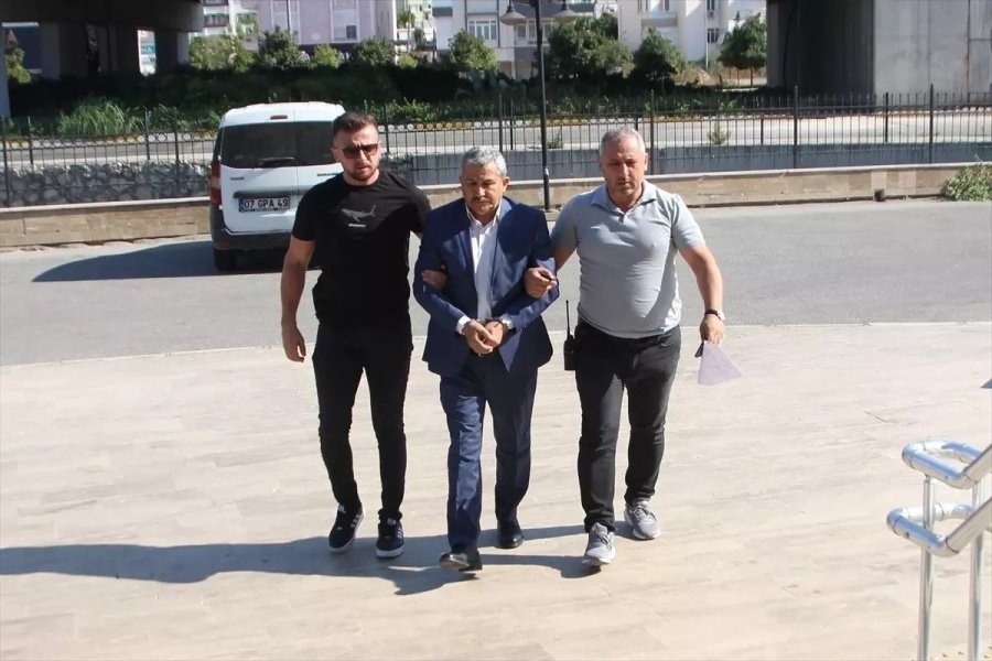 Eski Meclis Üyesini Öldüren Eski Belediye Başkan Yardımcısına Müebbet Hapis Cezası