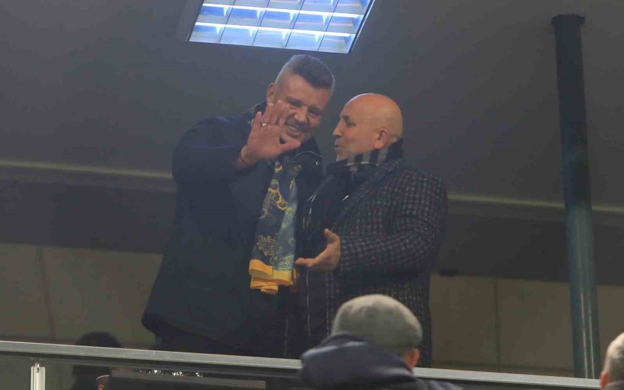 Trendyol Süper Lig: Corendon Alanyaspor: 2 - Fenerbahçe: 1 (maç Devam Ediyor)