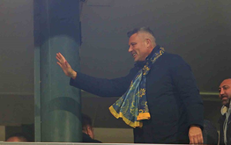 Trendyol Süper Lig: Corendon Alanyaspor: 2 - Fenerbahçe: 1 (maç Devam Ediyor)