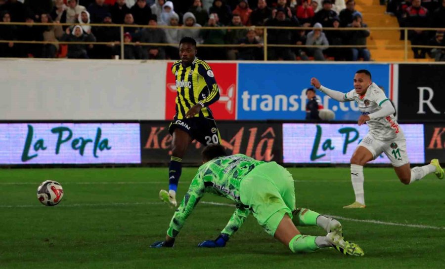 Trendyol Süper Lig: Corendon Alanyaspor: 2 - Fenerbahçe: 3 (maç Sonucu)