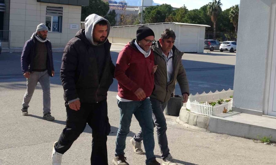 Yol Kenarında Ölü Bulunan 14 Yaşındaki Çocuğun Ailesi Gözyaşlarına Boğuldu