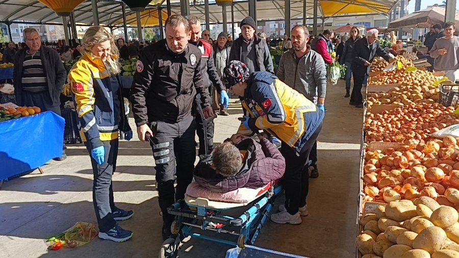 Alkolün Etkisiyle Pazaryerinde Sızdı, Vatandaşlar Uyandıramayınca Polis Ve Sağlık Ekipleri Müdahale Etti