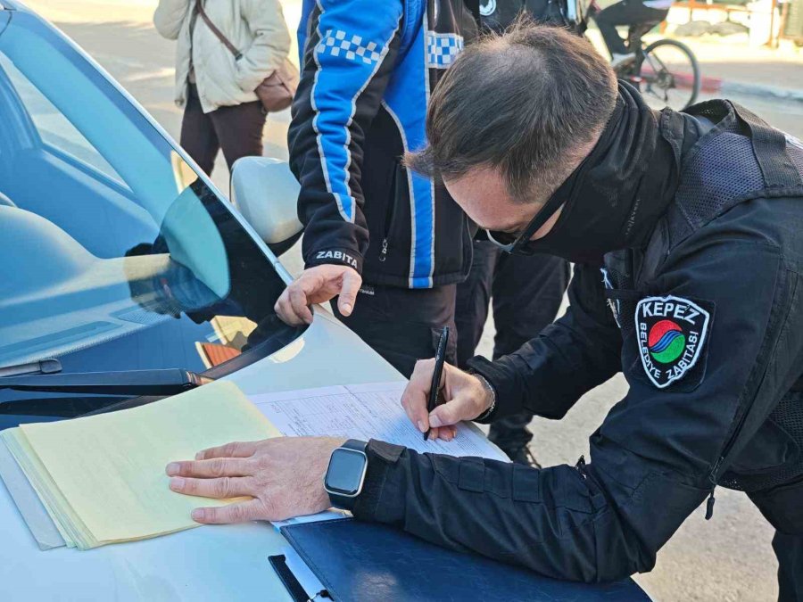 Kepez’de Cadde Ve Kaldırım İşgallerine Sıkı Takip