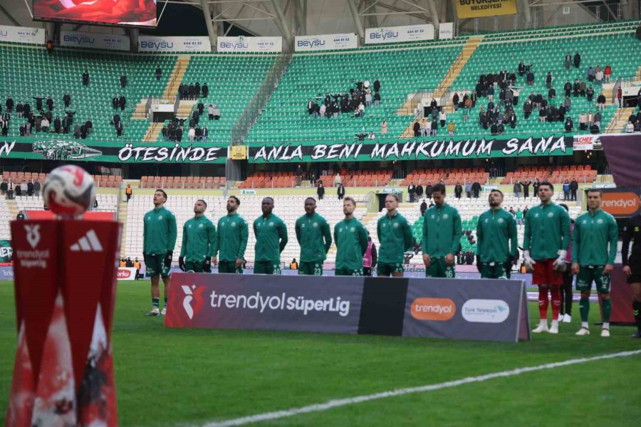 Trendyol Süper Lig: Konyaspor: 0 - Eyüpspor: 0 (ilk Yarı)