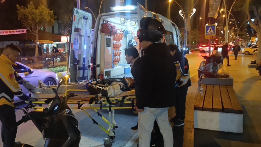 Antalya’da Devrilen Motosikletin Sürücüsü Yaralandı