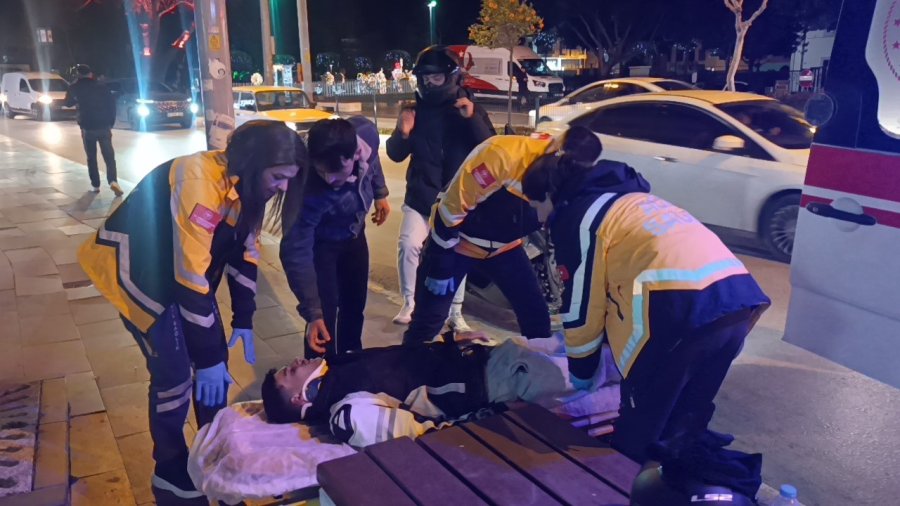 Antalya’da Devrilen Motosikletin Sürücüsü Yaralandı