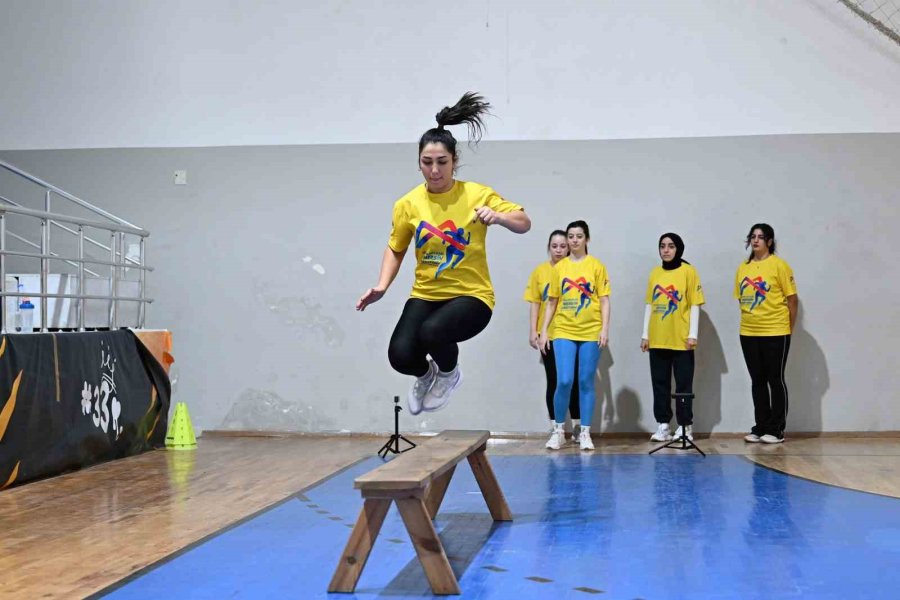 Mersin’de Gençlere Ücretsiz Fiziki Yeterlilik Desteği