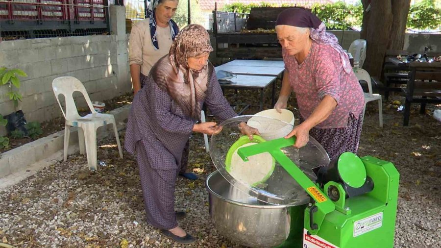 Büyükşehir 2025 Yılında Binlerce Üreticiye Ekipman Desteği Verdi