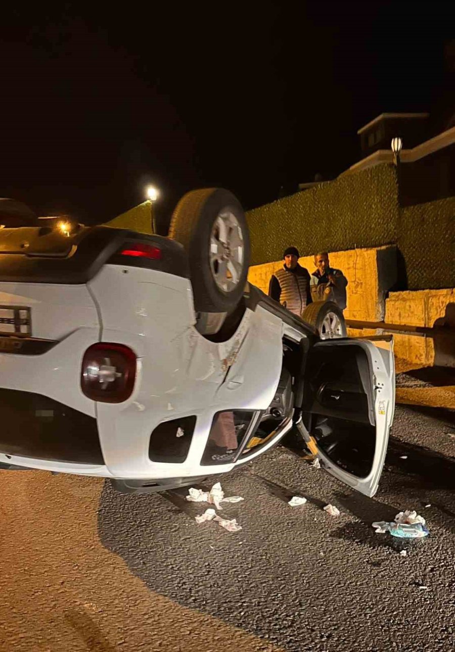 Alanya’da Beton Bariyerlere Çarpan Otomobil Takla Attı: 1 Yaralı