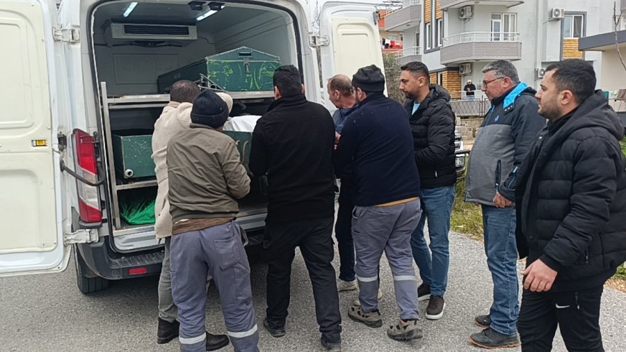 Antalya’da Evinde Karnından Vurulmuş Halde Ölü Bulundu