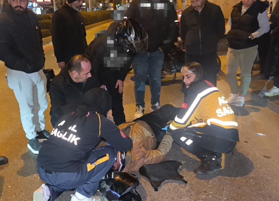 Dönüş Yasağı Olan Yerden Dönen Otomobil Motosikletle Çarpıştı: 1 Yaralı