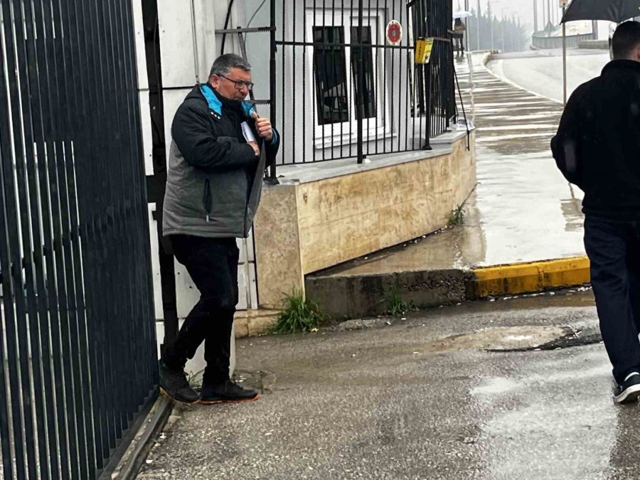 Antalya’da Evinde Silahla Vurulmuş Halde Ölü Bulunan Kişinin Cenazesi Teslim Alındı