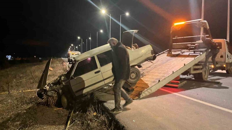 Yola Fırlayan Domuza Çarpan Otomobil Sürücüsü Hayatını Kaybetti