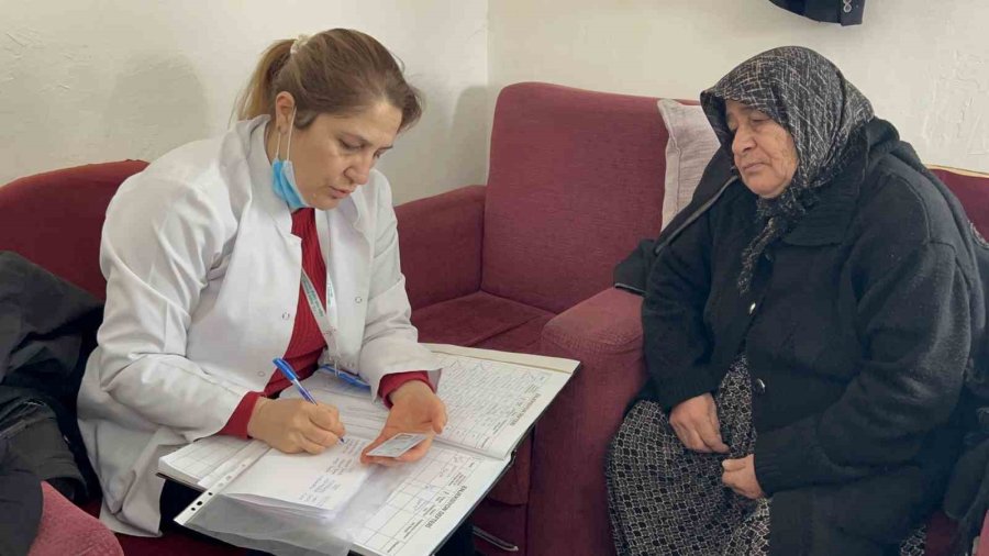 Mobil Sağlık Timleri, Köy Köy Gezerek Sağlık Dağıtıyor