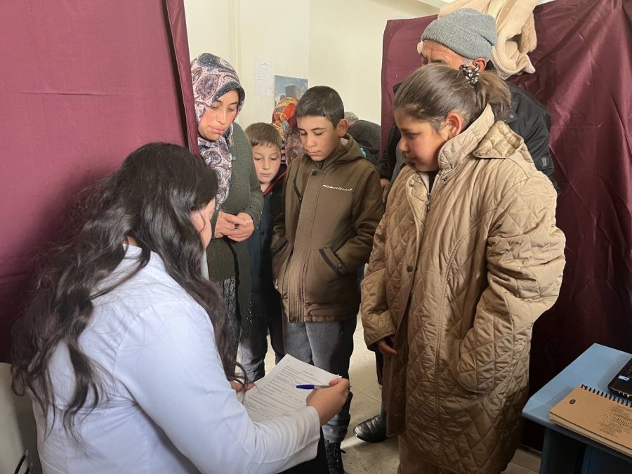 Mobil Sağlık Timleri, Köy Köy Gezerek Sağlık Dağıtıyor