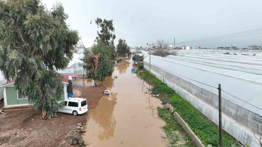 Büyükşehir, Yağıştan Etkilenen 3 İlçe İçin Hasar Tespit Çalışması Başlattı