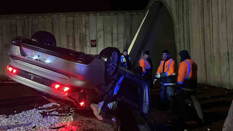 Kontrolden Çıkan Otomobil Tünel Girişinde Takla Attı: 1 Yaralı