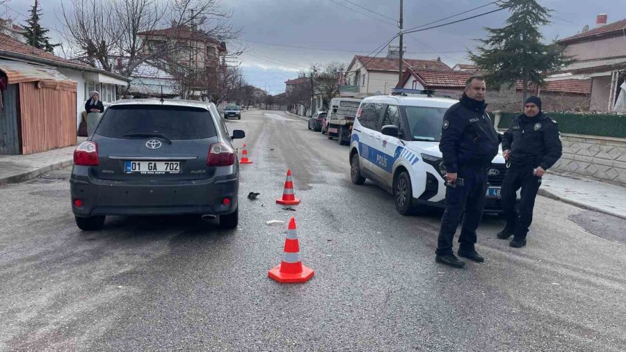 Karaman’da Otomobille Çarpışan Motosiklet Sürücüsünün Çenesi Kırıldı