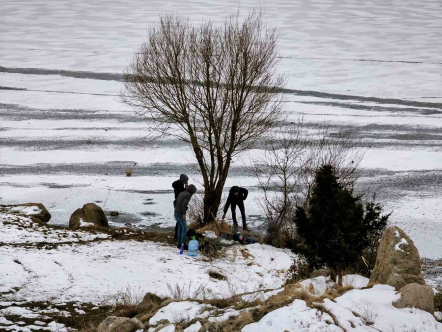 Bulumya Göleti Buz Tuttu