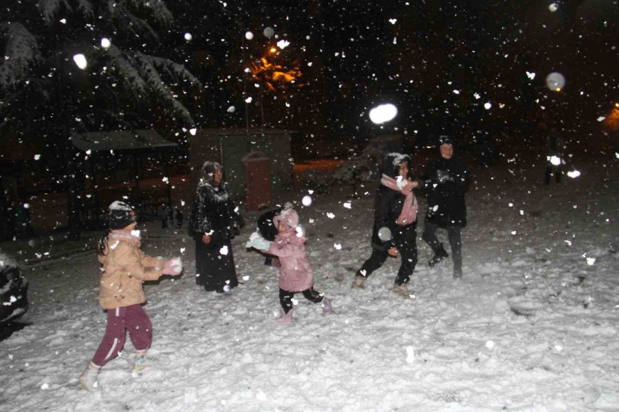 Beyşehir’de Kar Sevinci