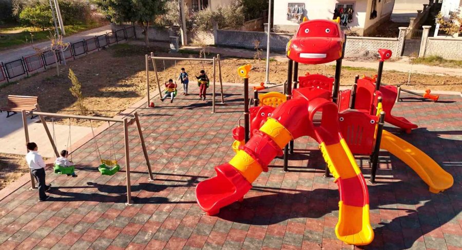 Tarsus’ta Parklar Yenileniyor