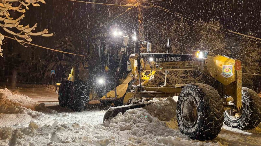 Tarsus’ta Karla Mücadele: Ekipler Gece Boyunca Sahadaydı