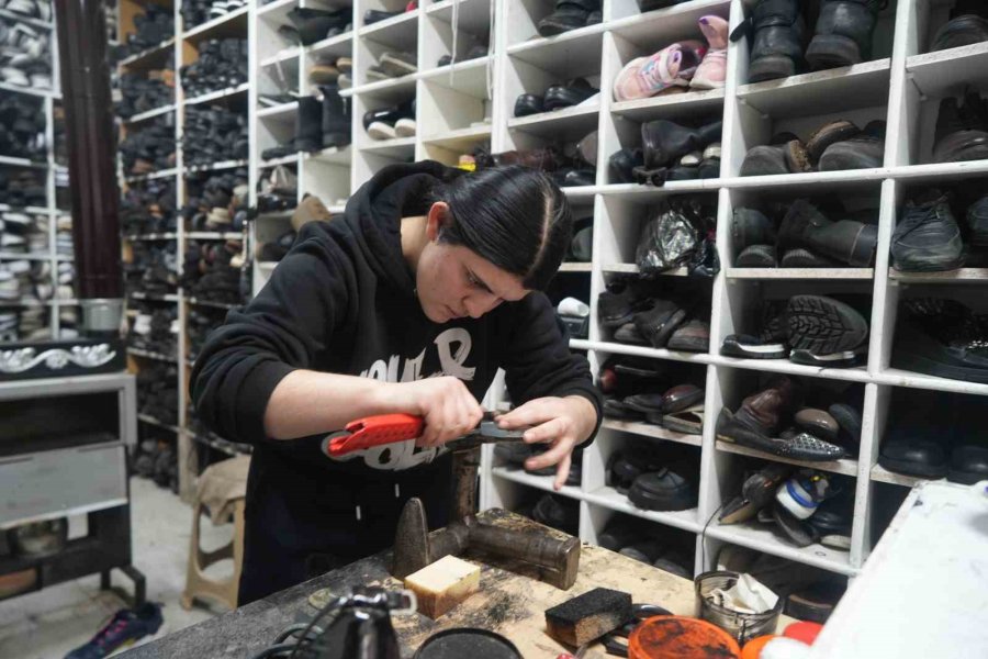 Erkek Egemen Mesleğe Kadın Eli Değdi