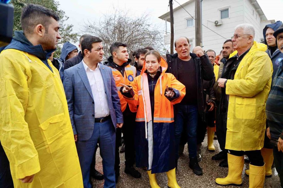 Başkan Vekili Özdemir: "son 24 Saatte Metrekareye 200 Mm Yağış Düştüğü Tespit Edildi"