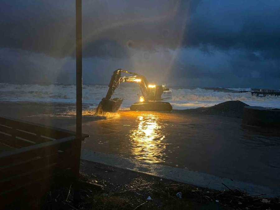 Kemer’de Su Baskınlarıyla Mücadele