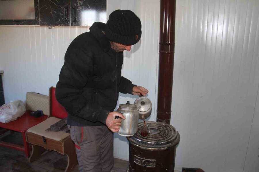 Beyşehir Gölü’nde Balıkçıların Buzla İmtihanı