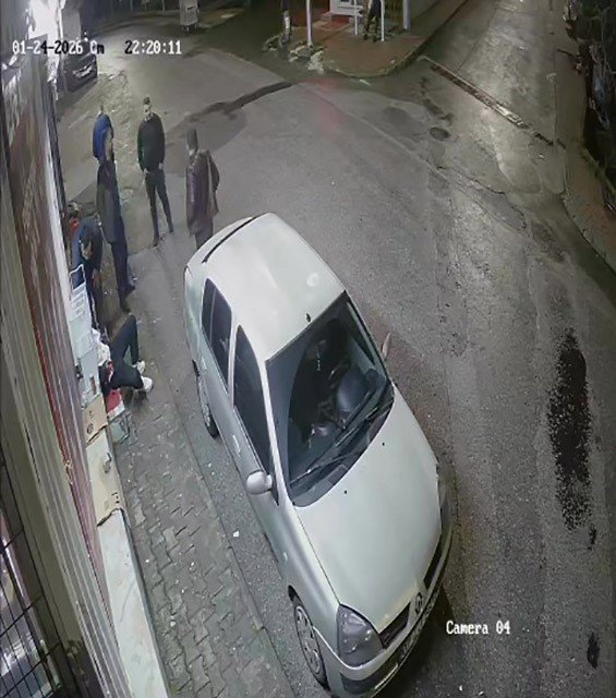 Birlikte Alkol Alırken Tartıştığı Arkadaşını Ayrıldıktan Sonra Çağırıp Bıçakla Ağır Yaraladı