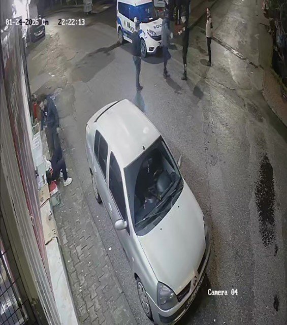 Birlikte Alkol Alırken Tartıştığı Arkadaşını Ayrıldıktan Sonra Çağırıp Bıçakla Ağır Yaraladı