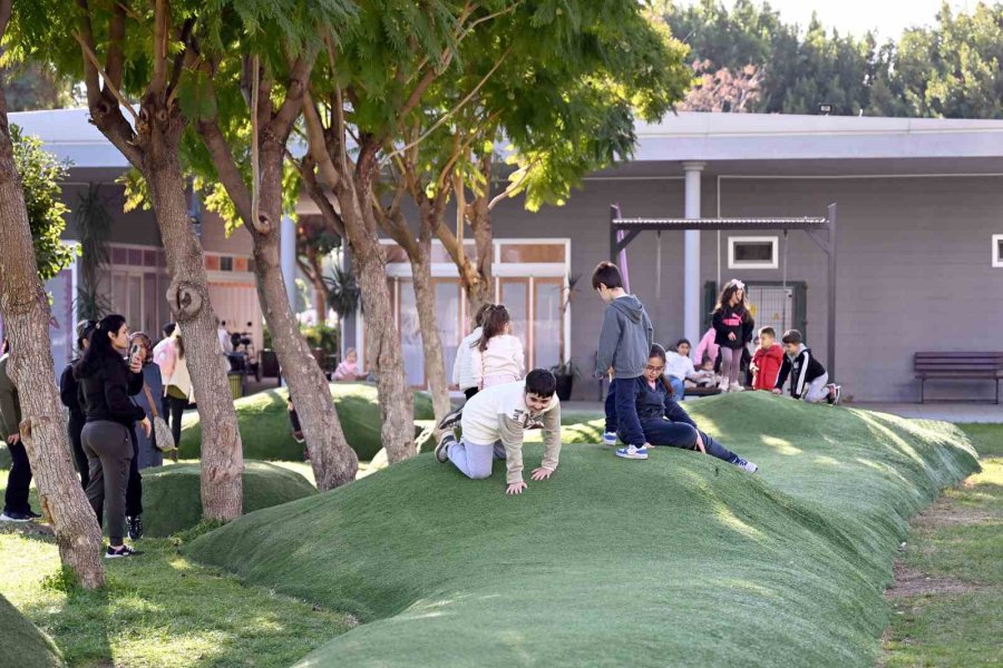 Mersin’deki Trafik Parkı Çocukların Akınına Uğradı