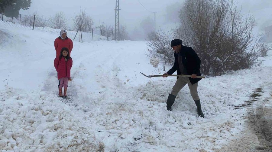 Mersin’in Yüksek Kesimlerinde Kar Sevinci