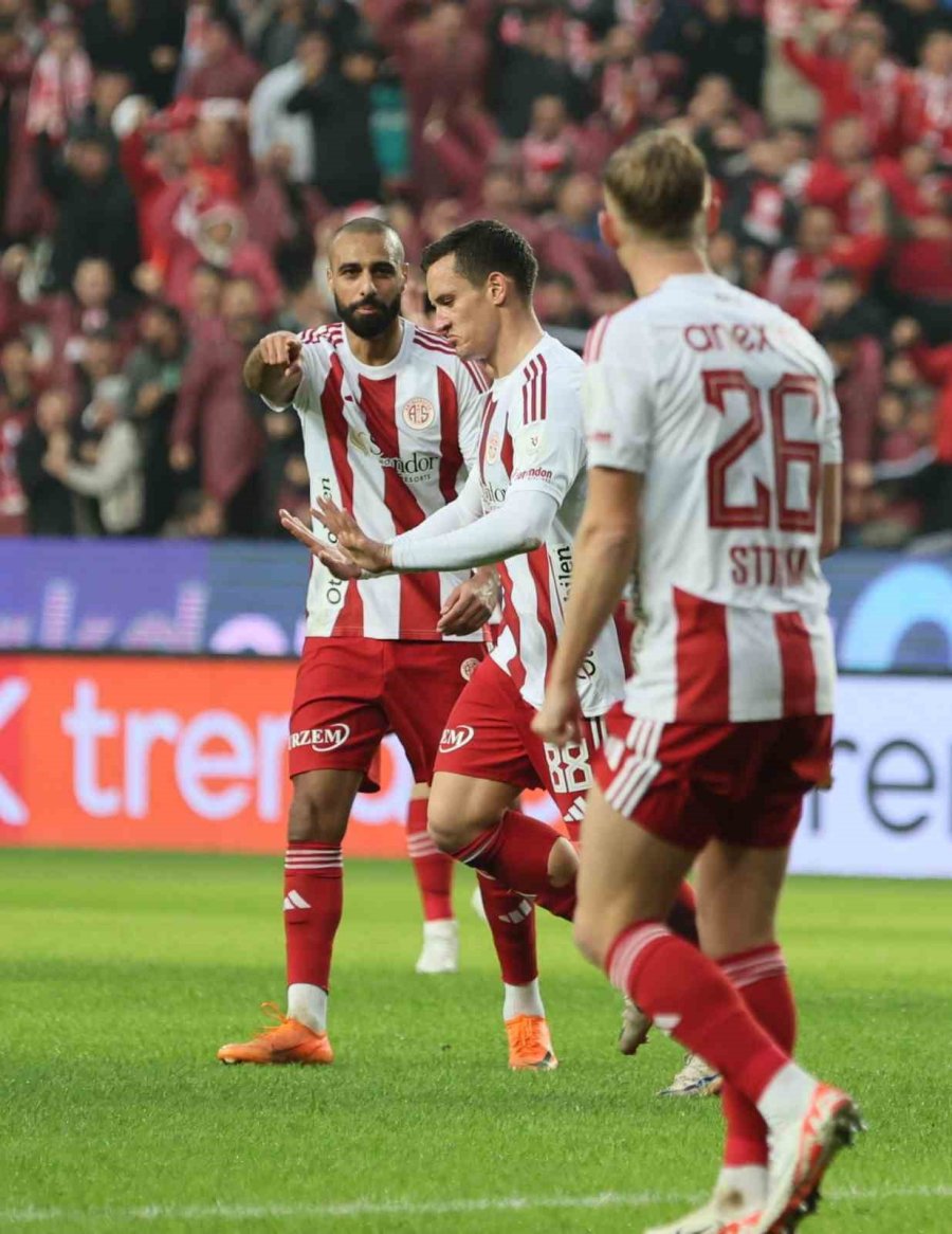 Trendyol Süper Lig: Antalyaspor: 1 - Gençlerbirliği: 1 (ilk Yarı)