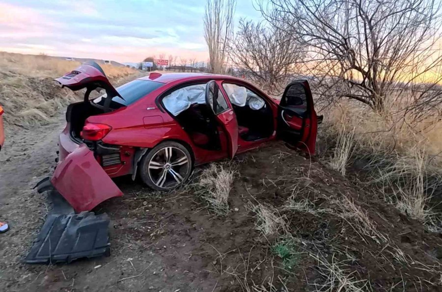 Aksaray’da Otomobil Şarampole Düştü: 3 Yaralı