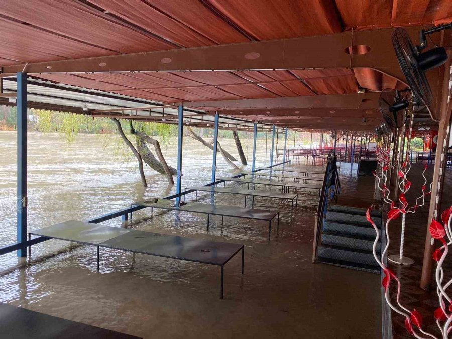 Antalya Aşırı Yağışlara Karşı Teyakkuzda