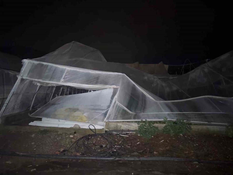 Antalya’da Hortum Seralara Zarar Verdi