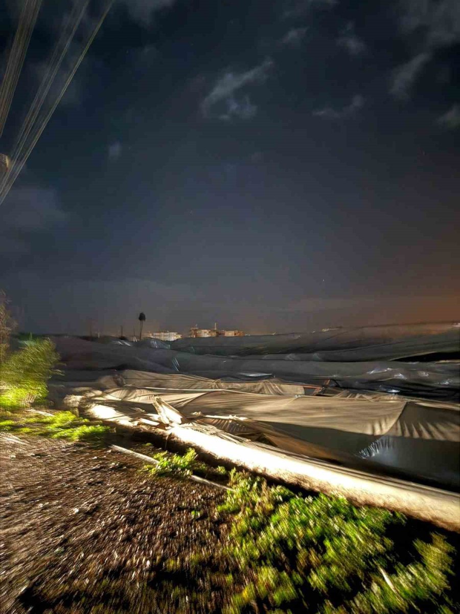 Antalya’da Hortum Seralara Zarar Verdi